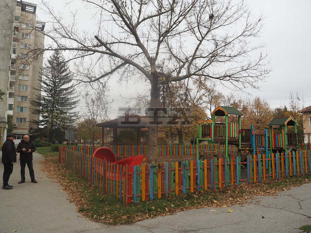 Обновяват детските площадки в Разград