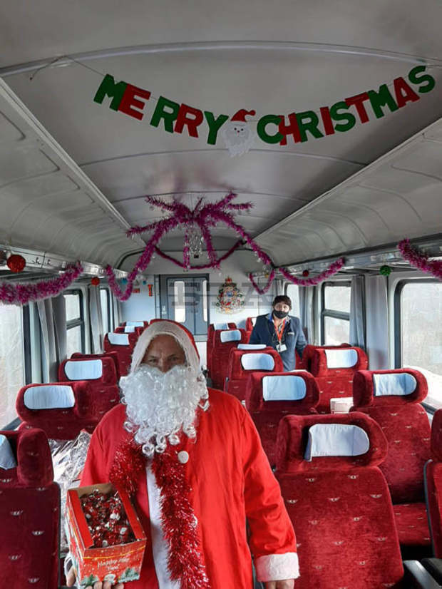Дядо Коледа пътува с влак от Плевен до Роман