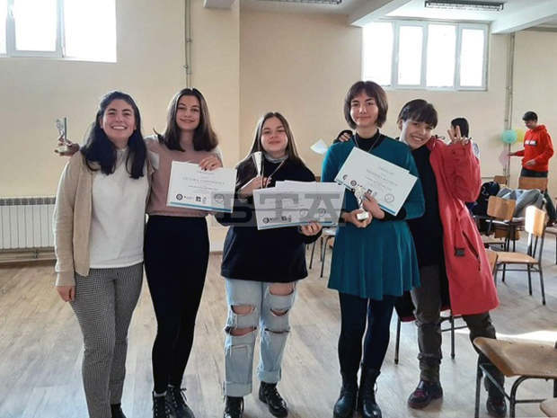 В търсене на новото Джулия Линч пътува от Питсбърг до Добрич и вече обмисля да остане като помощник-учител през следващата учебна година