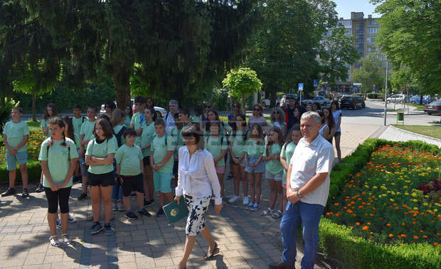 Над 100 деца от Разград се запознаха по забавен начин с различните видове зависимости