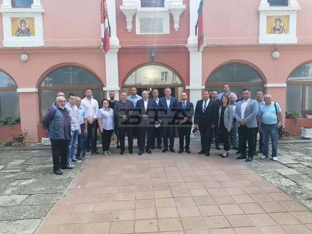 С тържествен водосвет коалиция ГЕРБ-СДС откри предизборната си кампания в Силистра