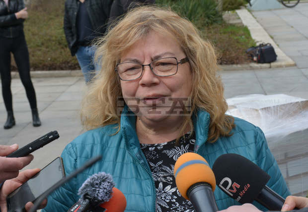 Едва 11 протокола на секционни комисии са обработени в Русе към полунощ