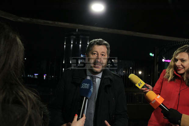 Българската политическа система минава през конвулсии, смята съпредседателят на "Демократична България" Христо Иванов