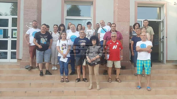 Гласувайте с бюлетина номер 22, за да превърнем България в наистина свободна страна, в която обществото да взема решения, призовават от "Има такъв народ"