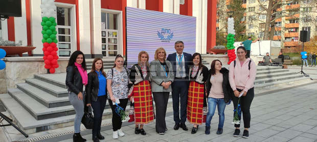 Имаме дълг да посочваме правилната посока за развитие на България, каза Мустафа Карадайъ в Мадан