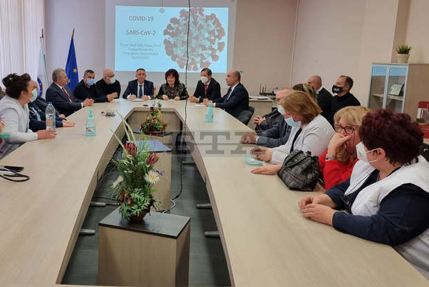 Общите действия в борбата с COVID-19 бяха разгледани на работна среща между побратимените общини Кърджали и Одрин Общите действия в борбата с COVID-19 бяха разгледани на работна среща между побратимените общини Кърджали и Одрин