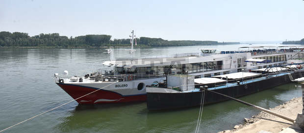 Първият круизен кораб за годината, след голямата вълна на пандемията, акостира на видинското пристанище