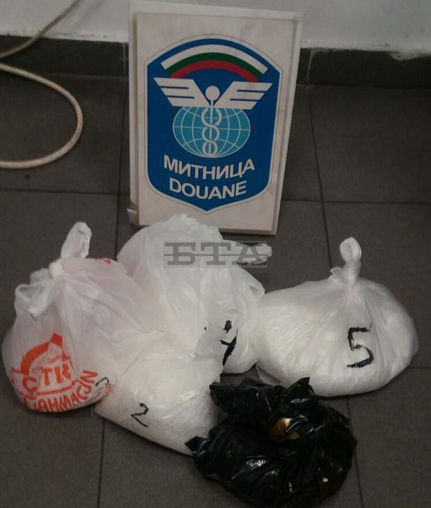 Турски гражданин е задържан и обвинен за контрабанда на 4,56 кг. метаамфетамин през "Капитан Андреево"