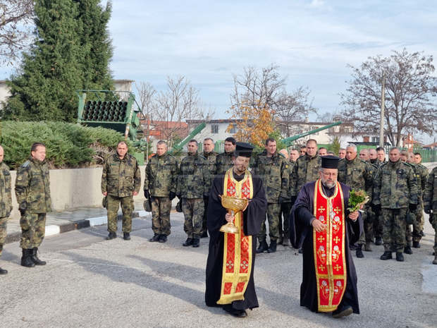 Молебен за здраве и просперитет бе отслужен в 4-ти артилерийски полк в Асеновград