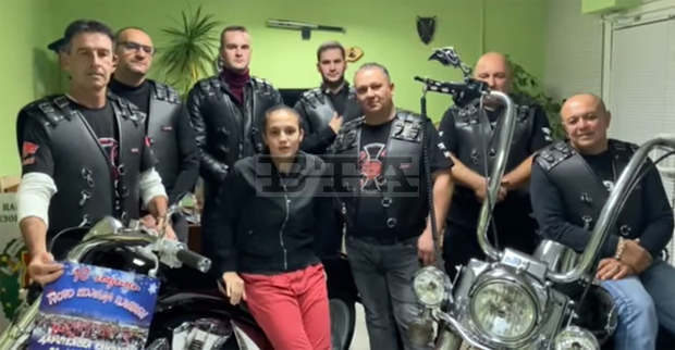 Ивет Горанова и Люси Дяковска подкрепят кампанията "Мото Коледа" в Плевен