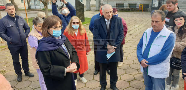 Корнелия Нинова: Нито една общинска болница няма да бъде закрита или продадена при управление на БСП