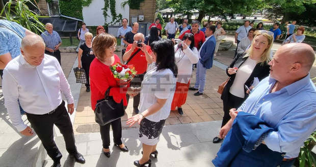 Служебното правителство да изнесе информация има ли пари в Сребърния фонд и колко са те, е призовала Корнелия Нинова