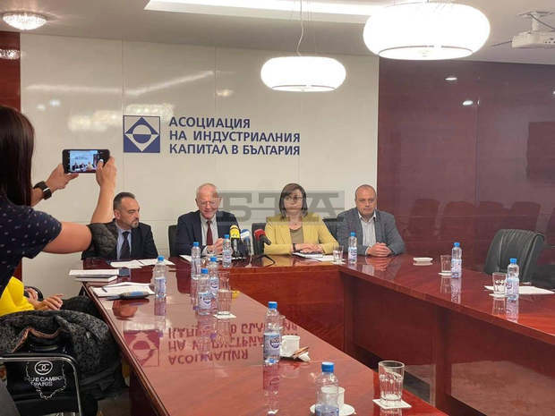 Председателят на БСП Корнелия Нинова се срещна с работодателските организации по тяхна покана