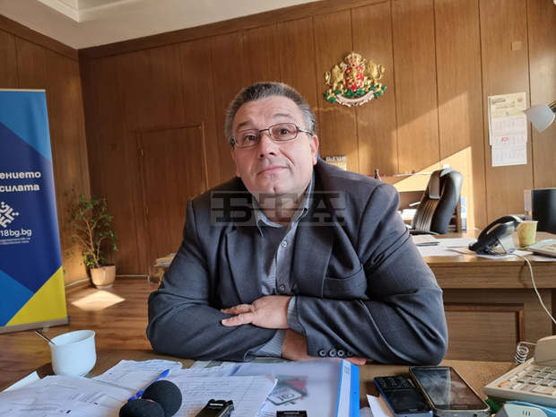 Галерия на ловешките областни управители е подредена по случай 30 години от създаването на институцията