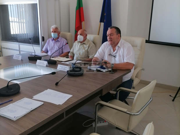 Областната управа във Враца вече е подготвила сградата на театъра за преброителен център след края на изборния ден
