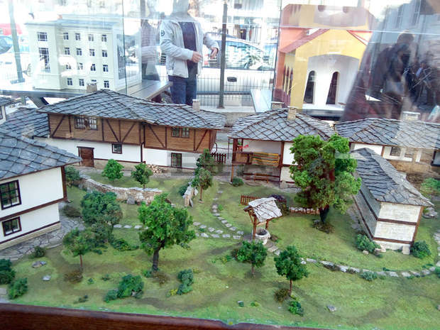 Парк на миниатюрите показва в умален мащаб как е изглеждало Габрово през 18-ти и началото на 19-ти век