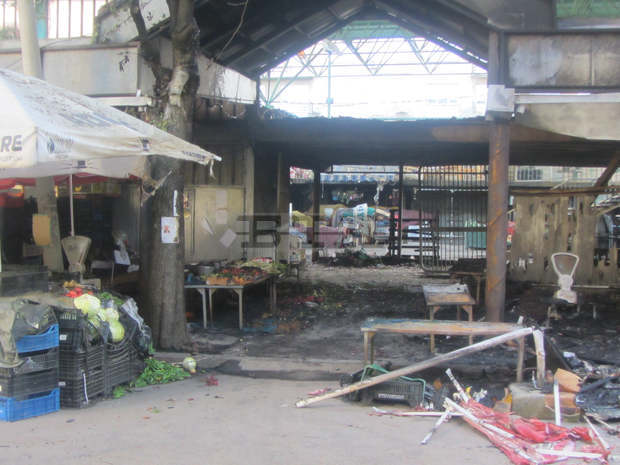 Главен комисар Николай Николов присъства на направения тази сутрин втори оглед на горялото закрито тържище в Перник