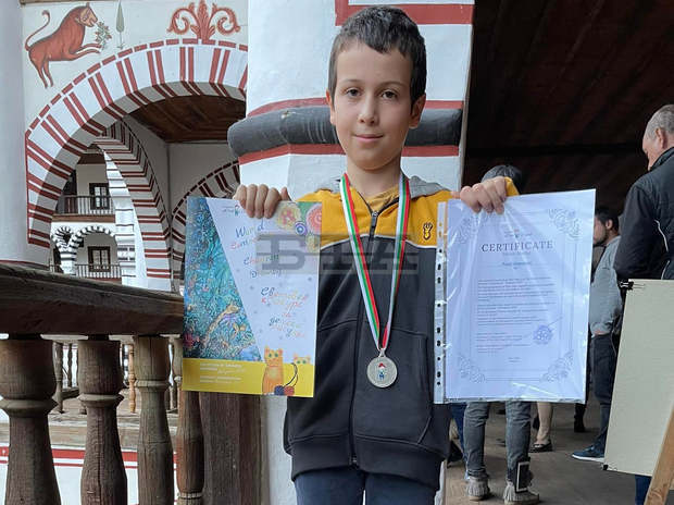 Осемгодишен художник от плевенската арт школа "Колорит" спечели сребърен медал от световен конкурс