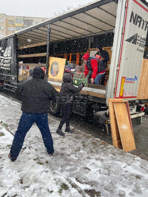 Сдружение ще зарадва с коледни подаръци деца и възрастни в нужда от област Разград