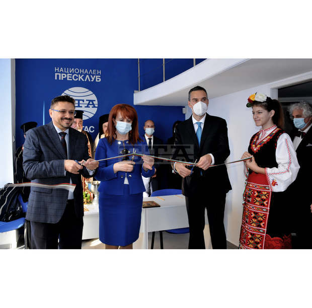 Генералният директор на БТА Кирил Вълчев откри в Бургас пресклуб на Агенцията