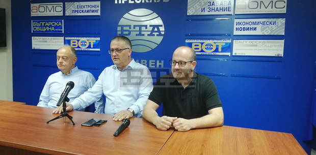 Значително по-високи резултати ще постигне "Демократична България" на предстоящите избори, според Радан Кънев