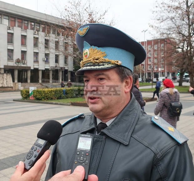 Голяма популярност има новата специалност на Висшето военновъздушно училище - "Авиационен мениджмънт"