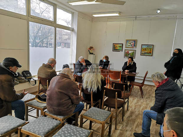 Кандидати за народни представители от листата на коалиция "БСП за България" в Русе разговаряха с членове на Дружеството на художниците