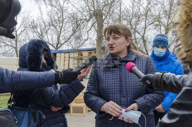 Деница Сачева: До 2022 година в сектор "Пчеларство" ще влязат 22.5 милиона лева