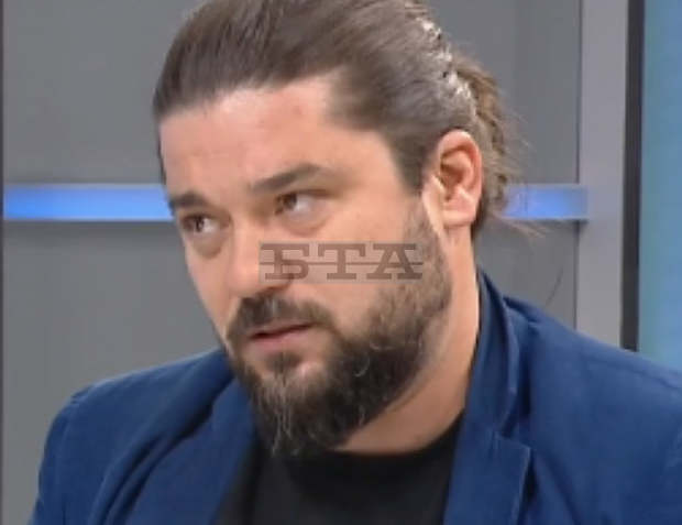 Прагматично гласуване, проблем с избирателната активност, урок за партиите, които не говорят на гражданите, а помежду си - това са част от изводите на политолози след изборите Прагматично гласуване, проблем с избирателната активност, урок за партиите, които не говорят на гражданите, а помежду си - това са част от изводите на политолози след изборите