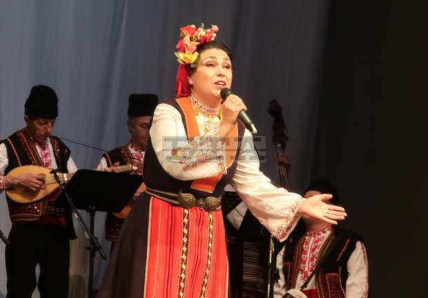 Северняшкият ансамбъл ще повтори част от празничния си концерт утре пред плевенчани