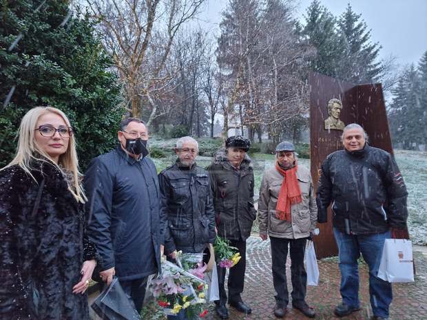 Тони Теллалов получи Националната награда за лирика "Иван Пейчев" на рождената дата на забележителния български поет