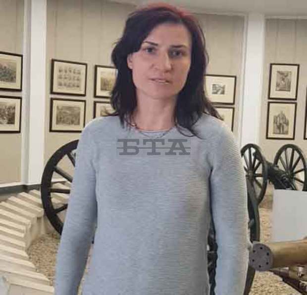 Олимпийската шампионка Стойка Кръстева подкрепя кампанията "Мото Коледа" в Плевен