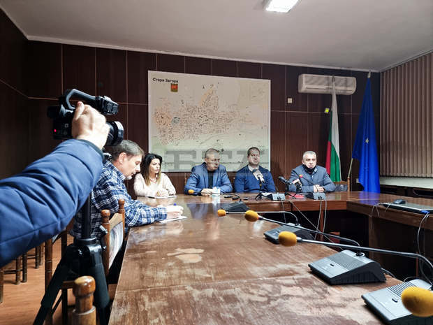 Нямам притеснения от проверката на КПКОНПИ в Община Стара Загора, не ми се вярва да става дума за политическа поръчка, заяви на пресконференция тази вечер кметът Живко Тодоров