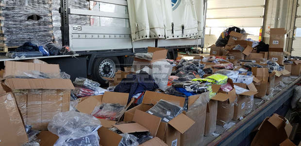 Недекларирани текстилни изделия са задържани на "Капитан Андреево"