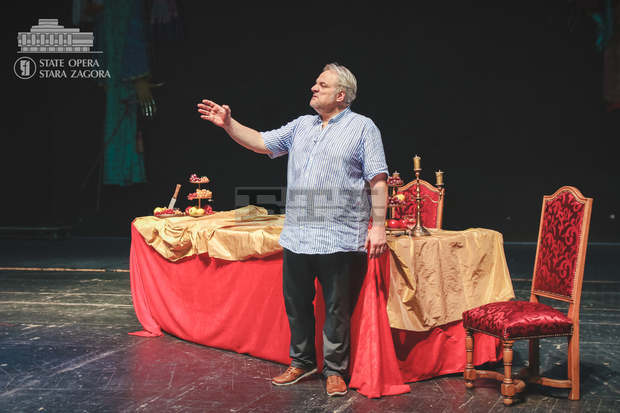 Звездата на Метрополитън опера Желко Лучич гостува в "Тоска" на сцената на Античния форум в Стара Загора