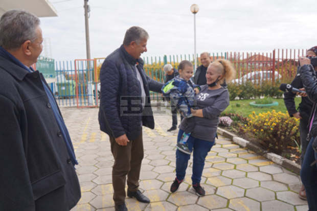 Сума за лечение получи дете от благотворителна инициатива на община Тунджа