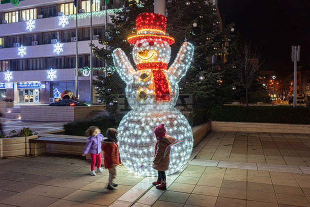 Коледната елха в Ямбол ще светне на 13 декември