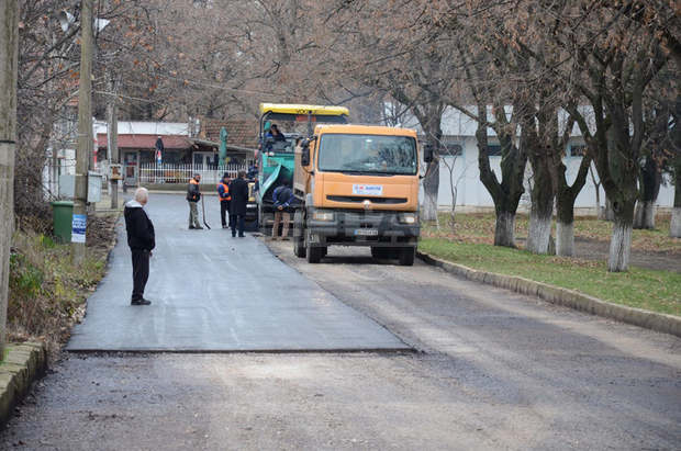 Продължава асфалтирането на улици в населените места на Община Видин