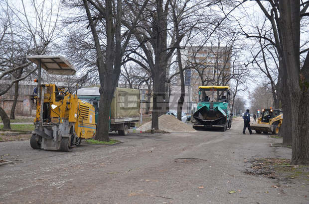 Във Видин се асфалтира парк "Владикина бахча"
