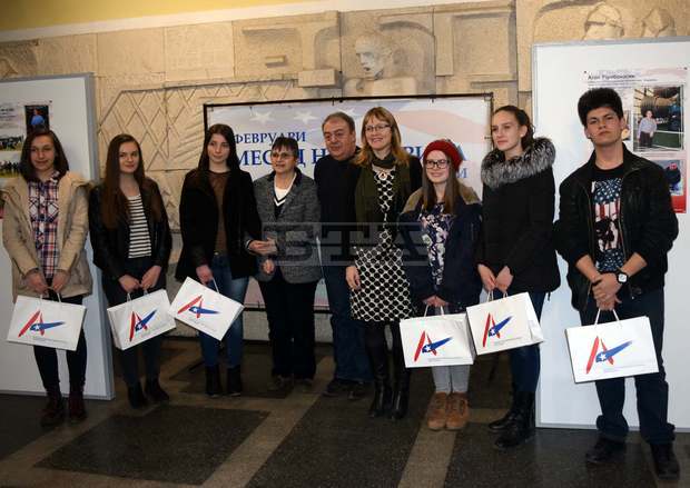 "Февруари - Месец на Америка" ще бъде открит днес в Кърджали "Февруари - Месец на Америка" ще бъде открит днес в Кърджали