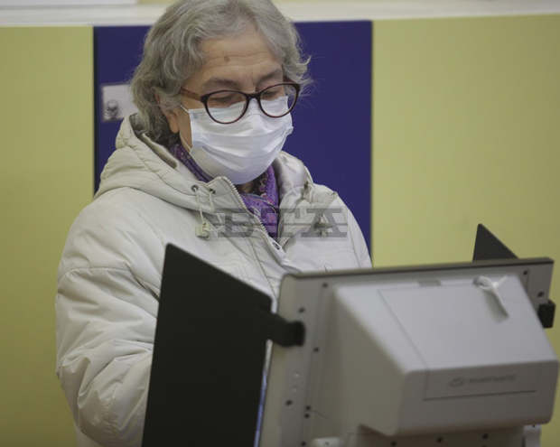Изборният ден в 23-ти МИР в столицата започна нормално Изборният ден в 23-ти МИР в столицата започна нормално