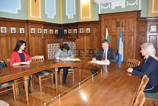 Община Пловдив и Пловдивският университет се споразумяха за сътрудничество в социалната сфера