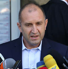 Румен Радев: "Министър-председателят  превръща седем милиона българи в заложници на своята параноя"