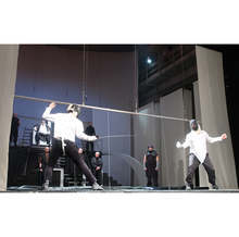 Тричасов спектакъл на "Хамлет" в Плевен събра на финала много аплаузи и вдигна публиката на крака