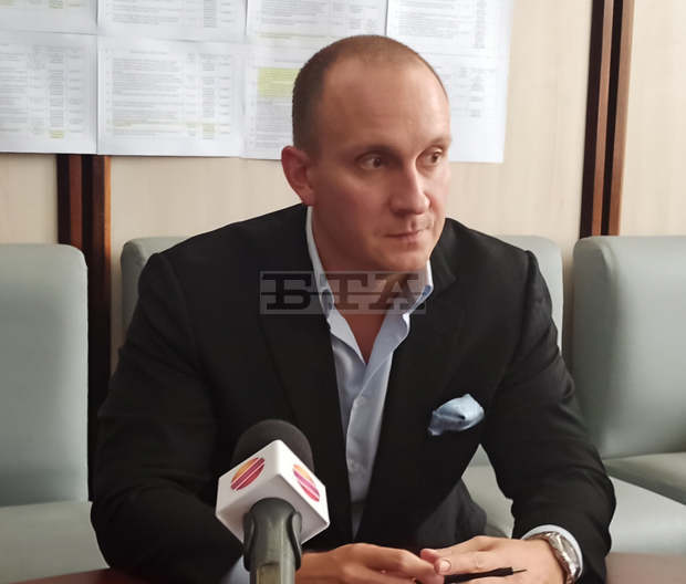 Малко по-висока активност във вота за парламент спрямо президентския вот се отчита към 11.00 часа в Пазарджишко