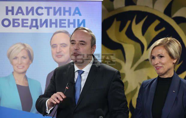 Правителството на Радев е обвързано с олигарси, Нинова го разобличи като съучастник в порочни практики, според Анастас Герджиков Правителството на Радев е обвързано с олигарси, Нинова го разобличи като съучастник в порочни практики, според Анастас Герджиков