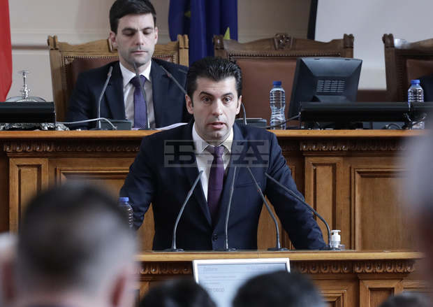 Българските общини вече получават част от помощите, които са за небитовите потребители, каза Кирил Петков Българските общини вече получават част от помощите, които са за небитовите потребители, каза Кирил Петков