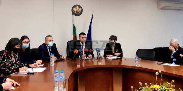 В Пловдивска област 14-дневната заболеваемост от COVID-19 е 1800,58 на 100 000 души В Пловдивска област 14-дневната заболеваемост от COVID-19 е 1800,58 на 100 000 души