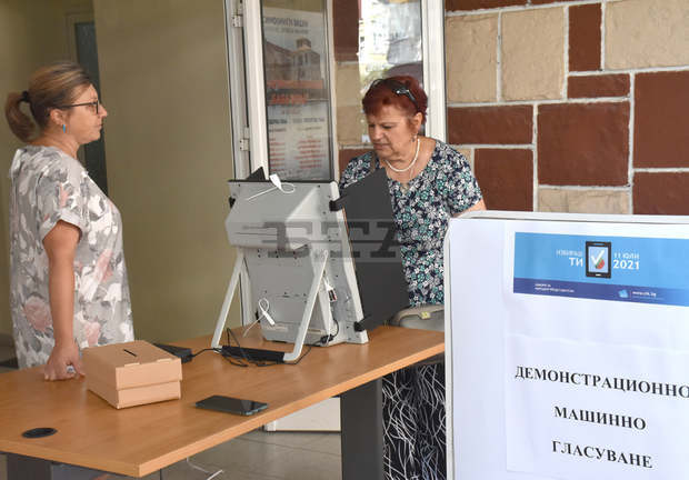 Повече от 20 души са участвали в демонстрационно машинно гласуване, организирано от РИК-Видин
