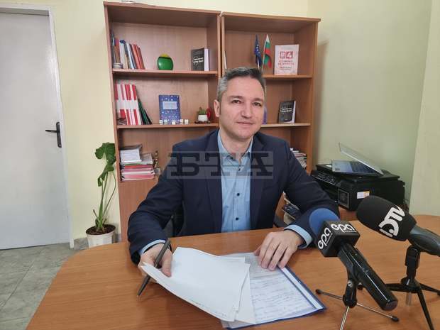 Тонът у нас за конфликта между Украйна и Русия трябва да се снижи, смята зам.-председателят на НС Кристиан Вигенин Тонът у нас за конфликта между Украйна и Русия трябва да се снижи, смята зам.-председателят на НС Кристиан Вигенин